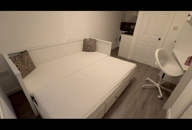 Newly Renovated Studio – Fully Furnished to Occupy Main Photo