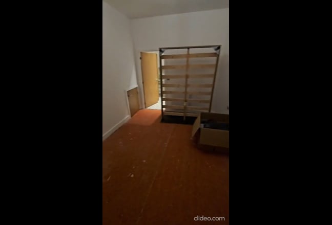 Ensuite in social 4 bed in Haggerston w/ dog Main Photo