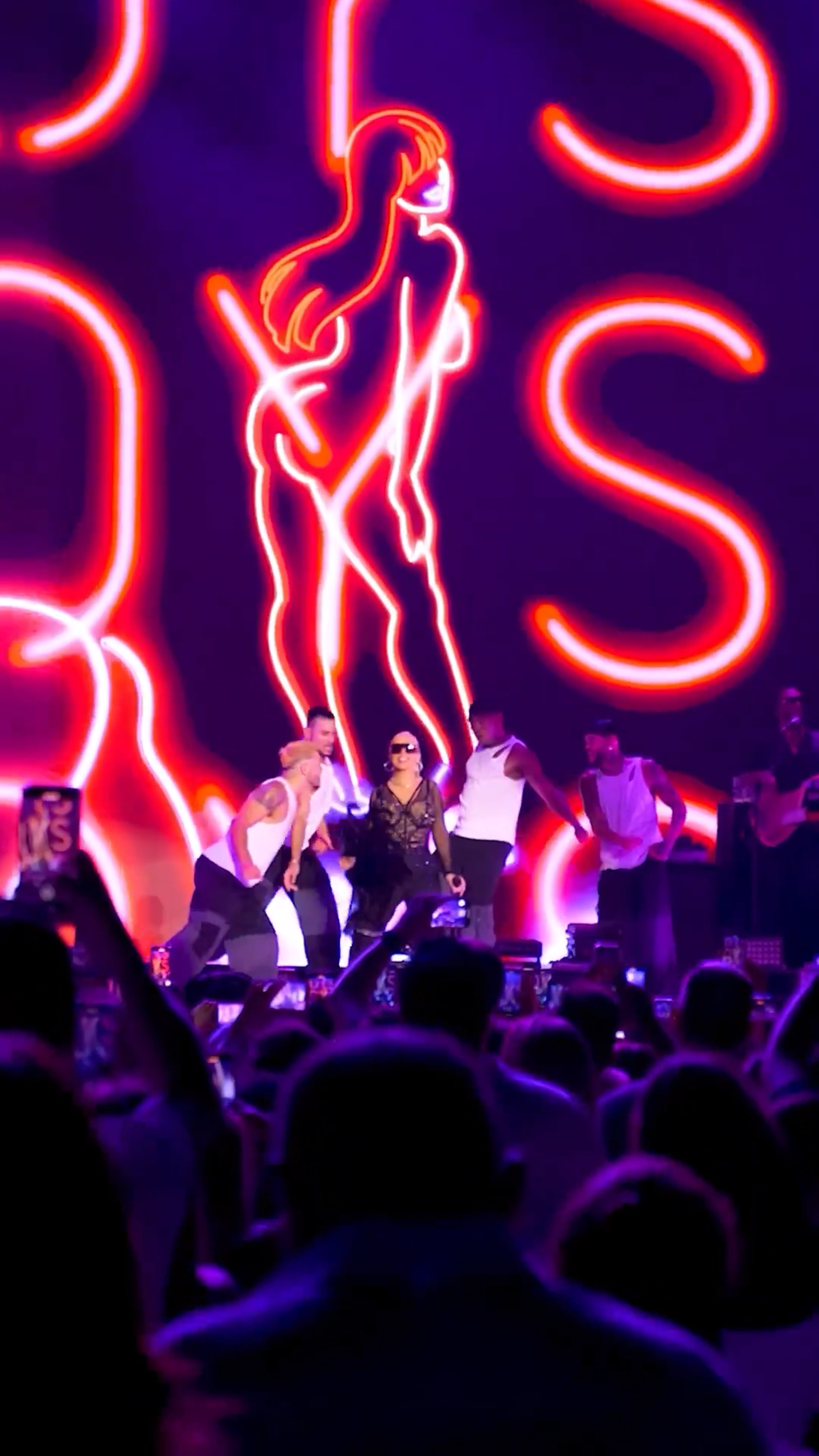 Christina Aguilera — Regnum Carya, Standbild aus dem offiziellen Projektfilm