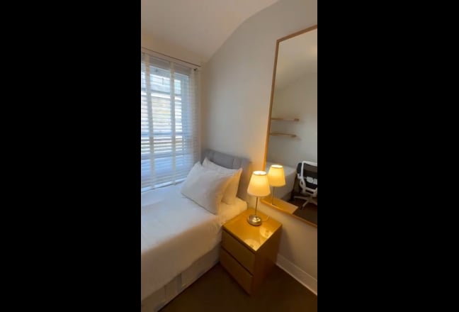 28a | Large Single | Female House | Bills Inc  Main Photo