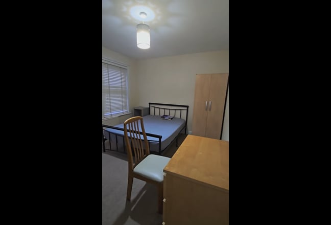 1 Double bed room to let  Main Photo