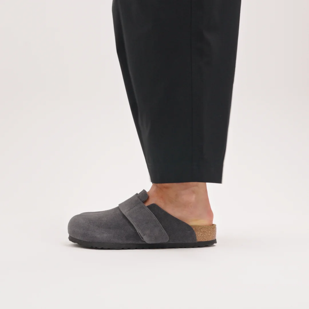 Loma / ロマ」（スエードレザー、チャコール）| BIRKENSTOCK（日本）