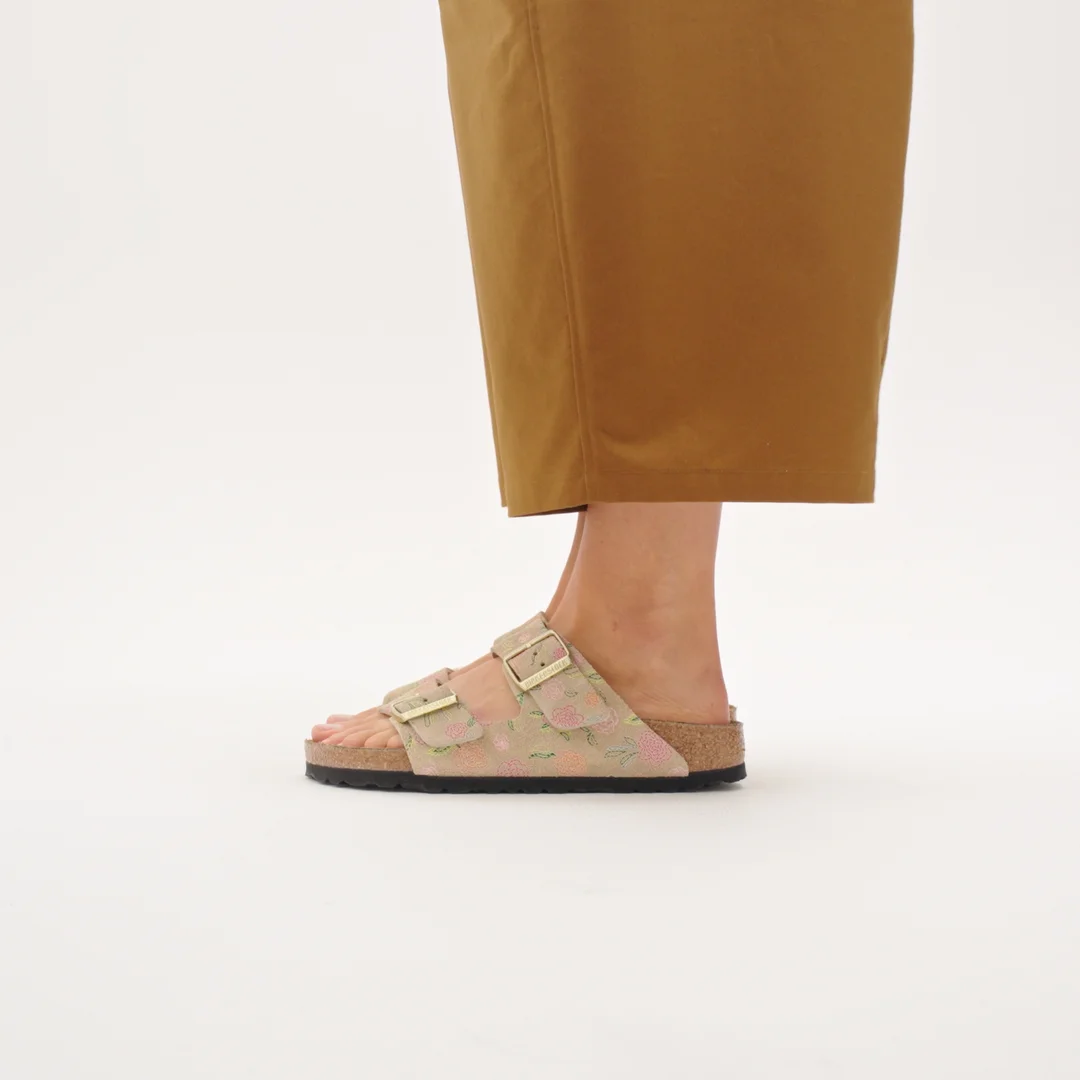 Arizona Rivet Logo Suede Leather in Color Sandcastle Flower Print