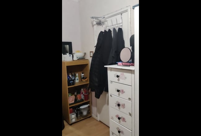 Single Room room available - CB5 Main Photo