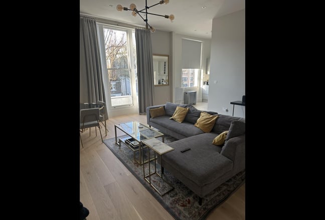 Modern Double room + Bathroom | Hampstead NW3 Main Photo