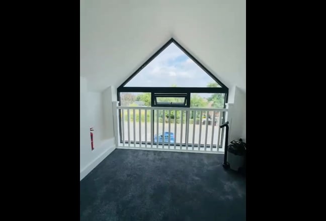 Newly Built Furnished Studio Flat in IG6  Main Photo