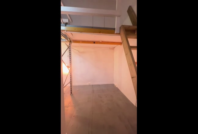 Room with mezzanine in Hackney Wick Warehouse Main Photo