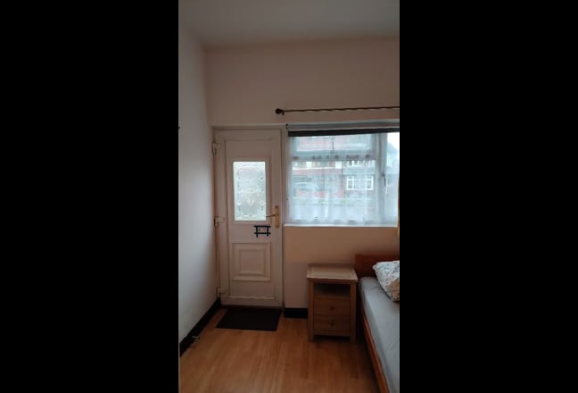 En-suite Studio Main Photo