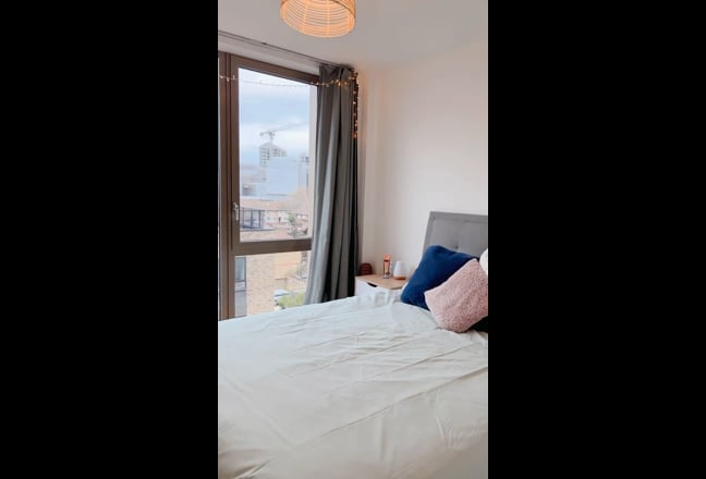 Canarywharf Quiet Room with Gym (6m from DRL) Main Photo