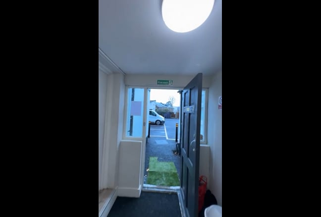 Spacious rooms in the heart of Barnet Main Photo