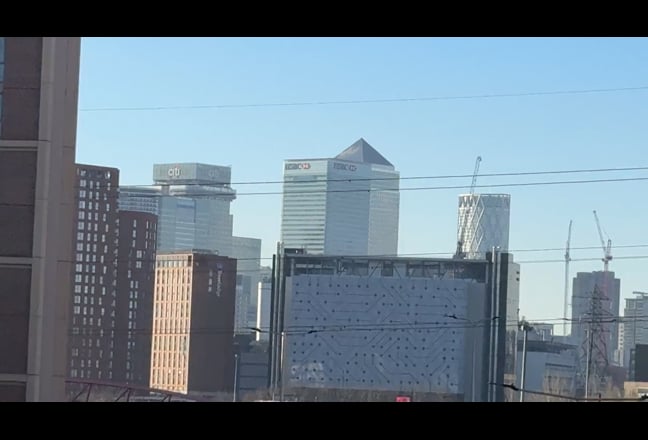 Whole 2 bed, 2 bath 4th floor flat next to tube Main Photo