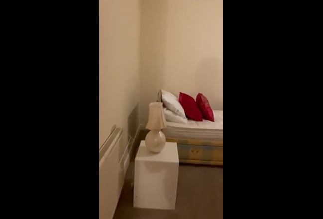 Sizeable room to rent furniture included  Main Photo