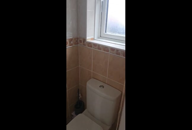 ✨Warm & Cosy rooms for renting - Varley way, CR4 ✨ Main Photo