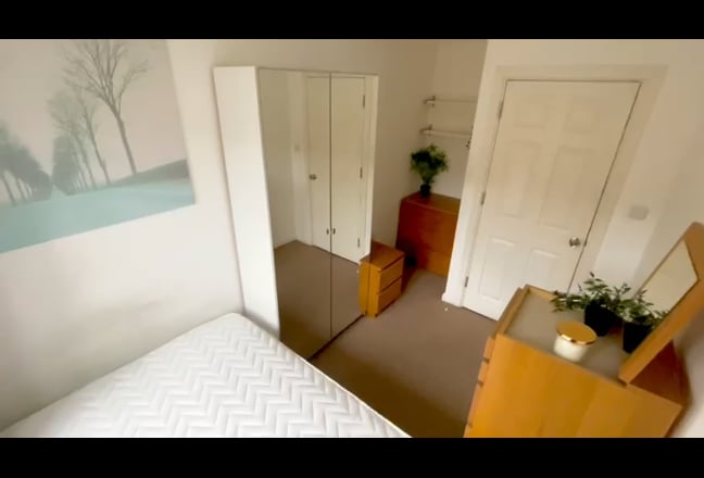 2 refurbed rooms, 2 mins Maryland tube, bills Inc Main Photo