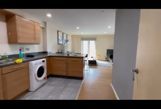 Spacious Double Room in Modern Flat in NE1 Main Photo