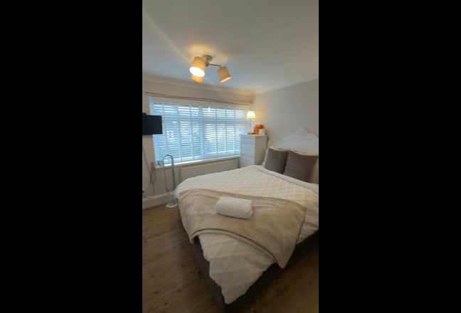 Fab 2 bed 1st floor flat on Balham New Road Main Photo