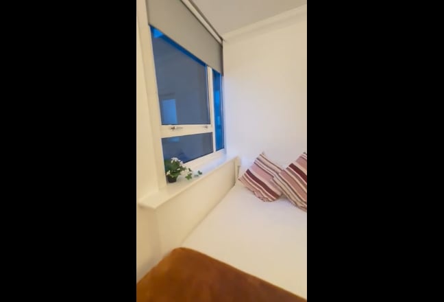 ⚡ 5 Mins to Canary Wharf| 3 Rooms| Includ Ensuite  Main Photo