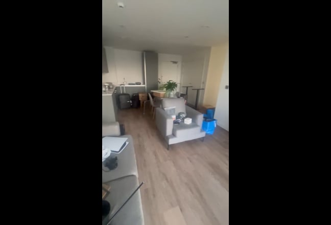 1 double room with own bathroom available  Main Photo