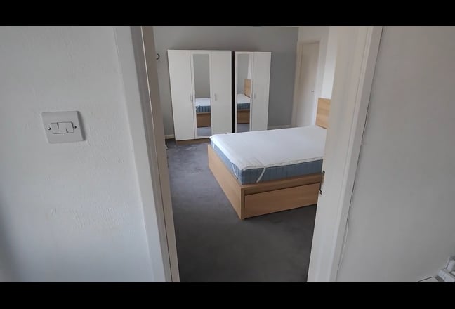 Double room available Guildford (Bills included) Main Photo