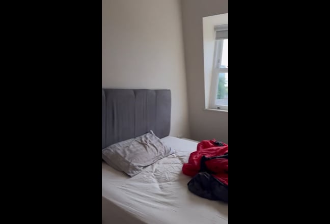 Female Flatmate Wanted – Modern 2 Bed / 2 Bath  Main Photo