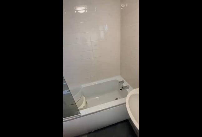  Modern room,  great  location Main Photo