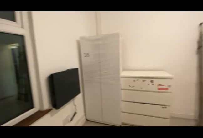 Refurbished Flat/ 2 Rooms  Stratford Bills Inclu  Main Photo