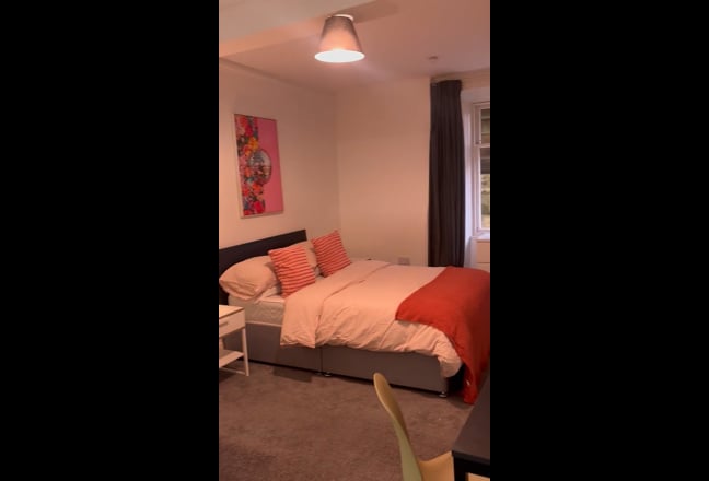 Double Room Bentinck St - Private Shower Main Photo