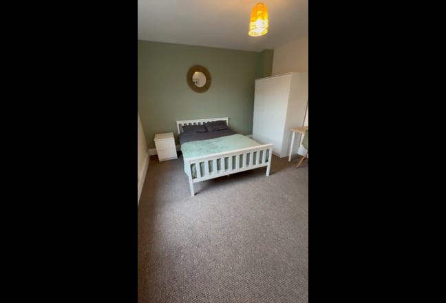 New renovated large Double ensuite room!  Main Photo