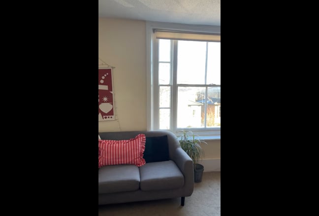 Room on a peaceful, pretty street in Stockwell Main Photo