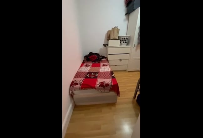 Bed space available  Main Photo