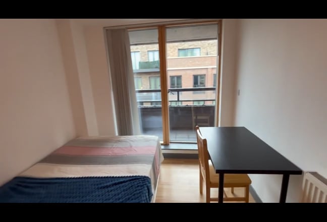 Inc Some Bills! Double Room To Rent In Whitechapel Main Photo