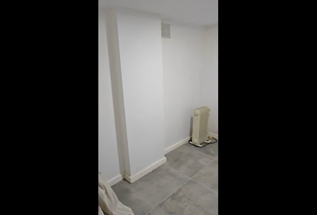 1 bed studio property  Main Photo