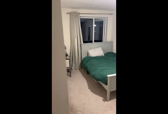 Spacious Double Bedroom / Social House / Battersea Main Photo