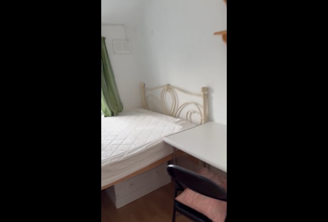 Two  rooms  available  Main Photo