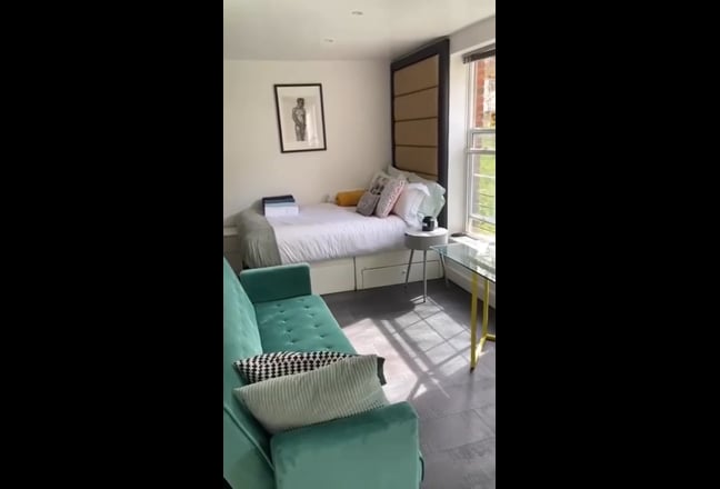 Hidden Gem, Stunning Studio with perfect layout  Main Photo