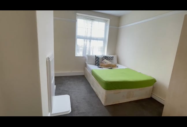 Furnished Double Room | Abbey Road DLR |&pound;650 pcm Main Photo