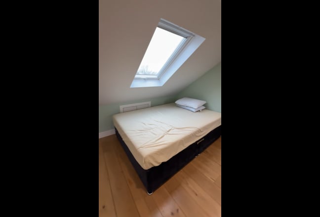 Spacious En-Suite Double Room - Wexham Area Main Photo