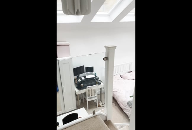 Ensuite Double Room with in West Hampstead Flat Main Photo