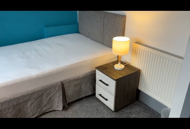 Cosy Double Room Available! Leyton Cres, Beeston Main Photo