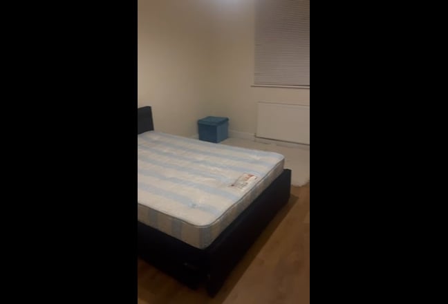 **Great Location** Large Double ** Parking ** Main Photo