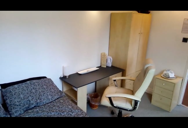 Extended Stay B&B with use of kitchen/laundry Main Photo