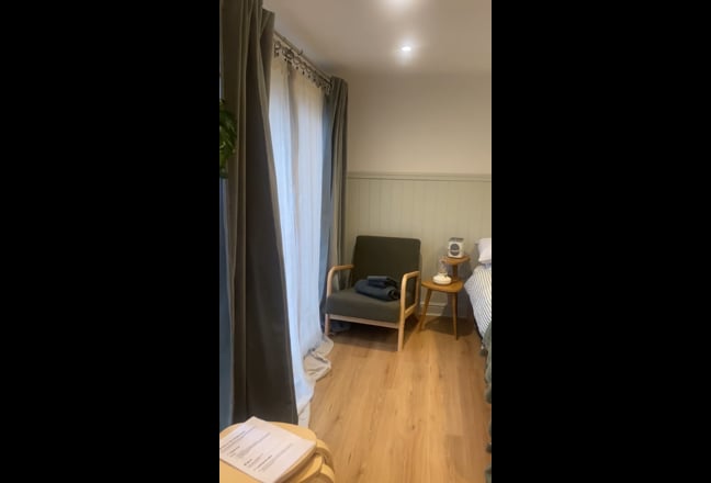 Private garden room with own entrance  Main Photo