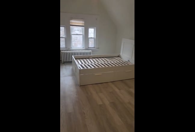 East Facing large private room near JSQ PATH Main Photo