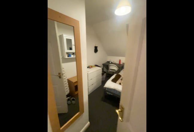 One single room is available for short term stay Main Photo