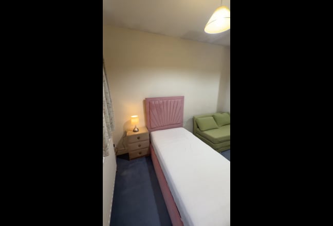Double room available for rent Main Photo