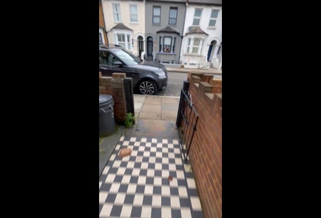 Lovely bedroom SW17 Close to Northern Line Main Photo