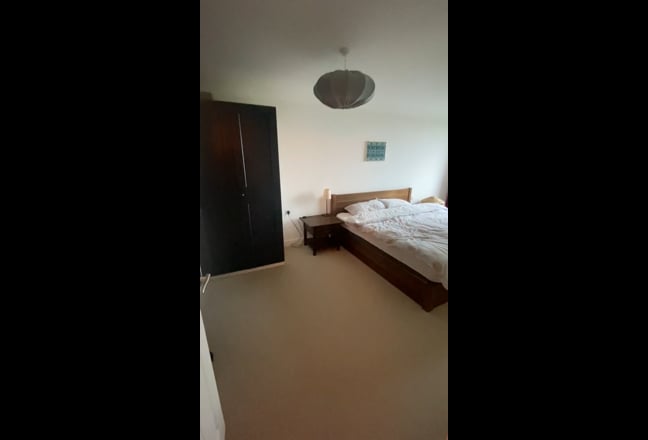 Video 1: Bedroom on a dark, foggy day