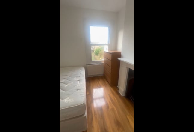 Luxury 4 Bedroom House (Brixton-Clapham) Main Photo