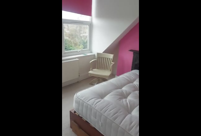 Top floor to yourself bedroom and lounge Main Photo