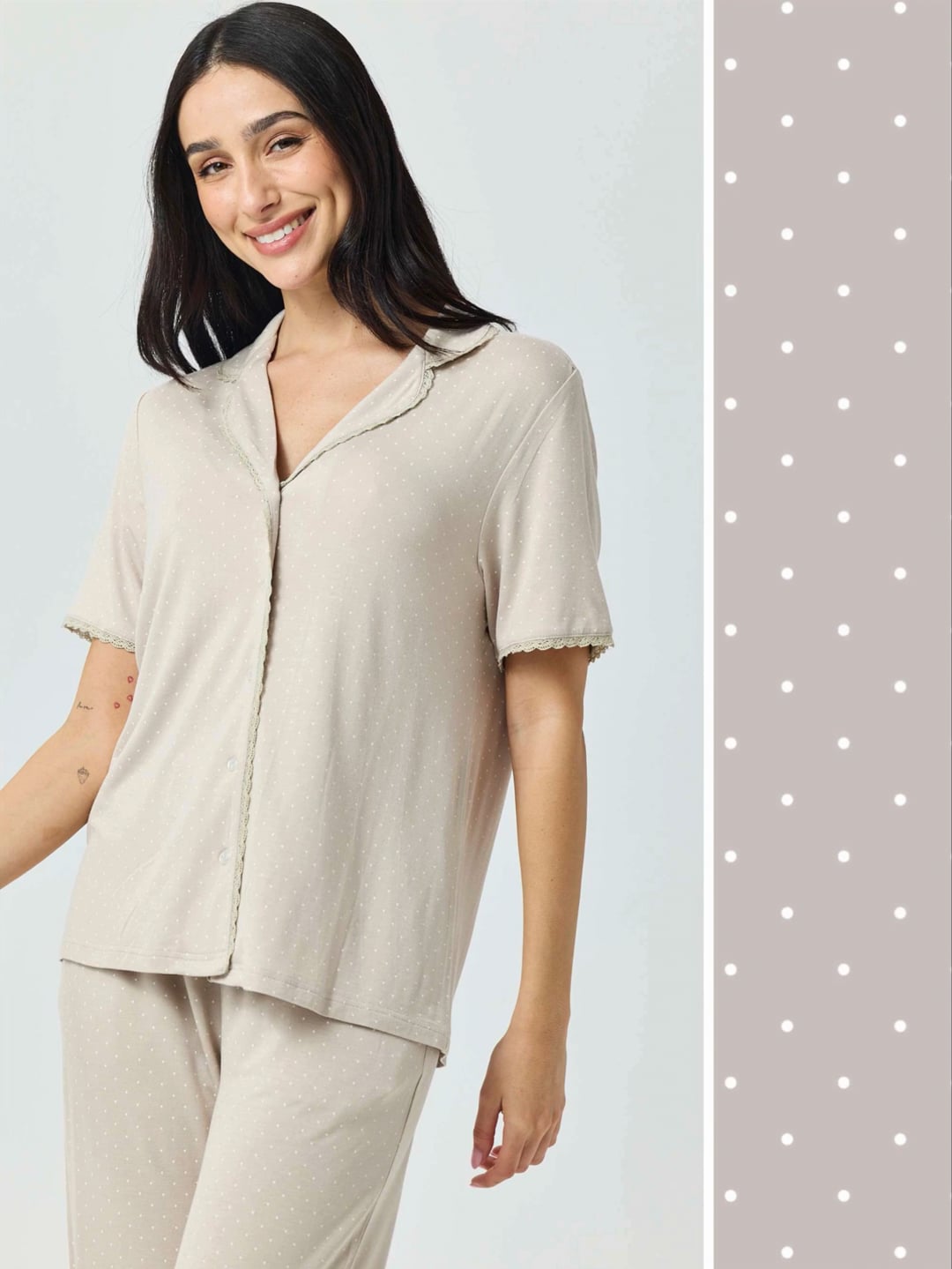 סט פיג’מה מכופתרת בעיטור תחרה עם כיתוב אישי